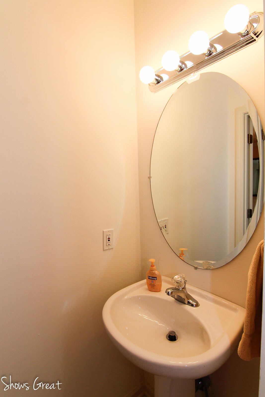4438 Pheasant Ridge Road, Unit 402 Roanoke, VA 24014 - Photo 3 of 30 IMG_4446
