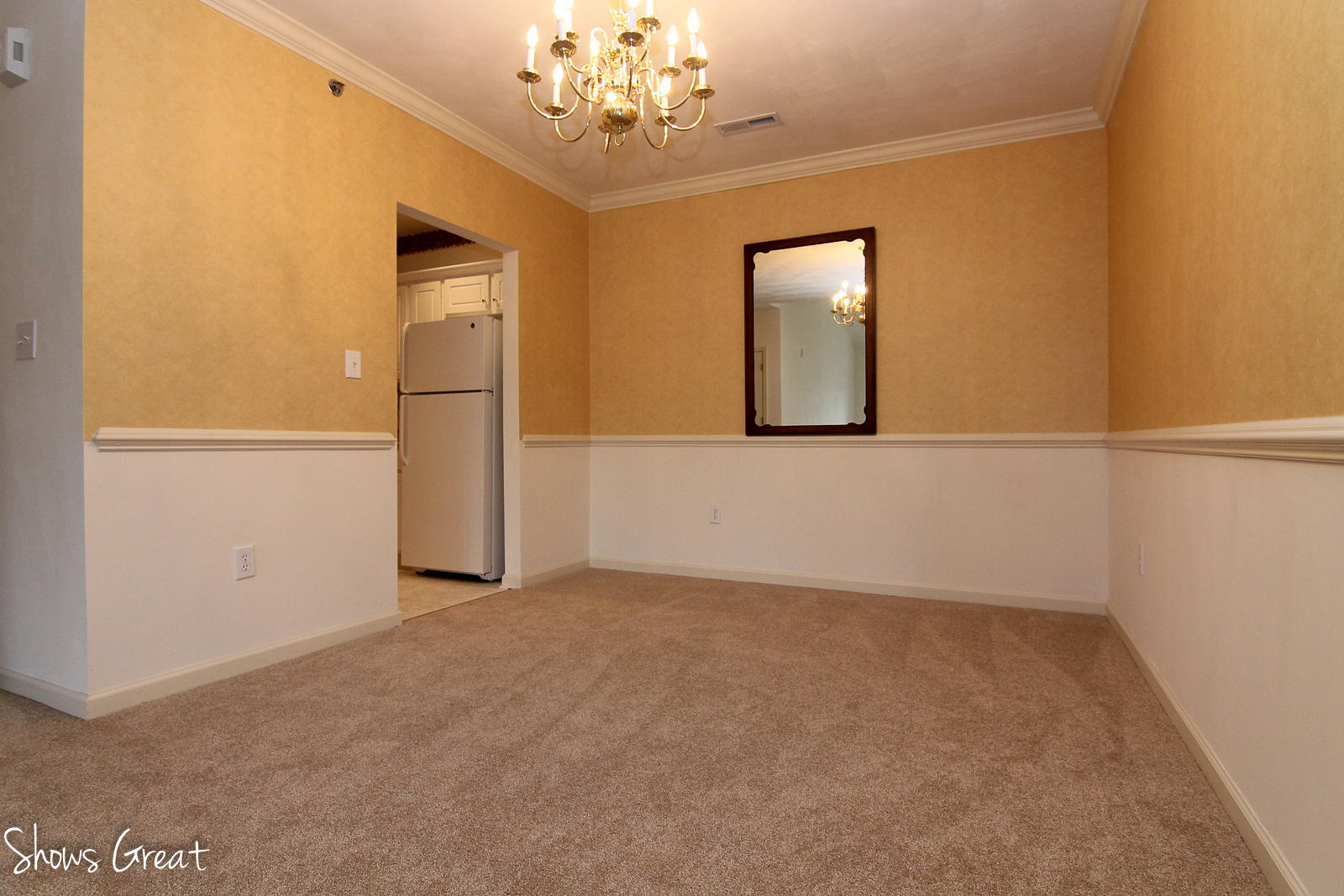 4438 Pheasant Ridge Road, Unit 402 Roanoke, VA 24014 - Photo 8 of 30 IMG_4455