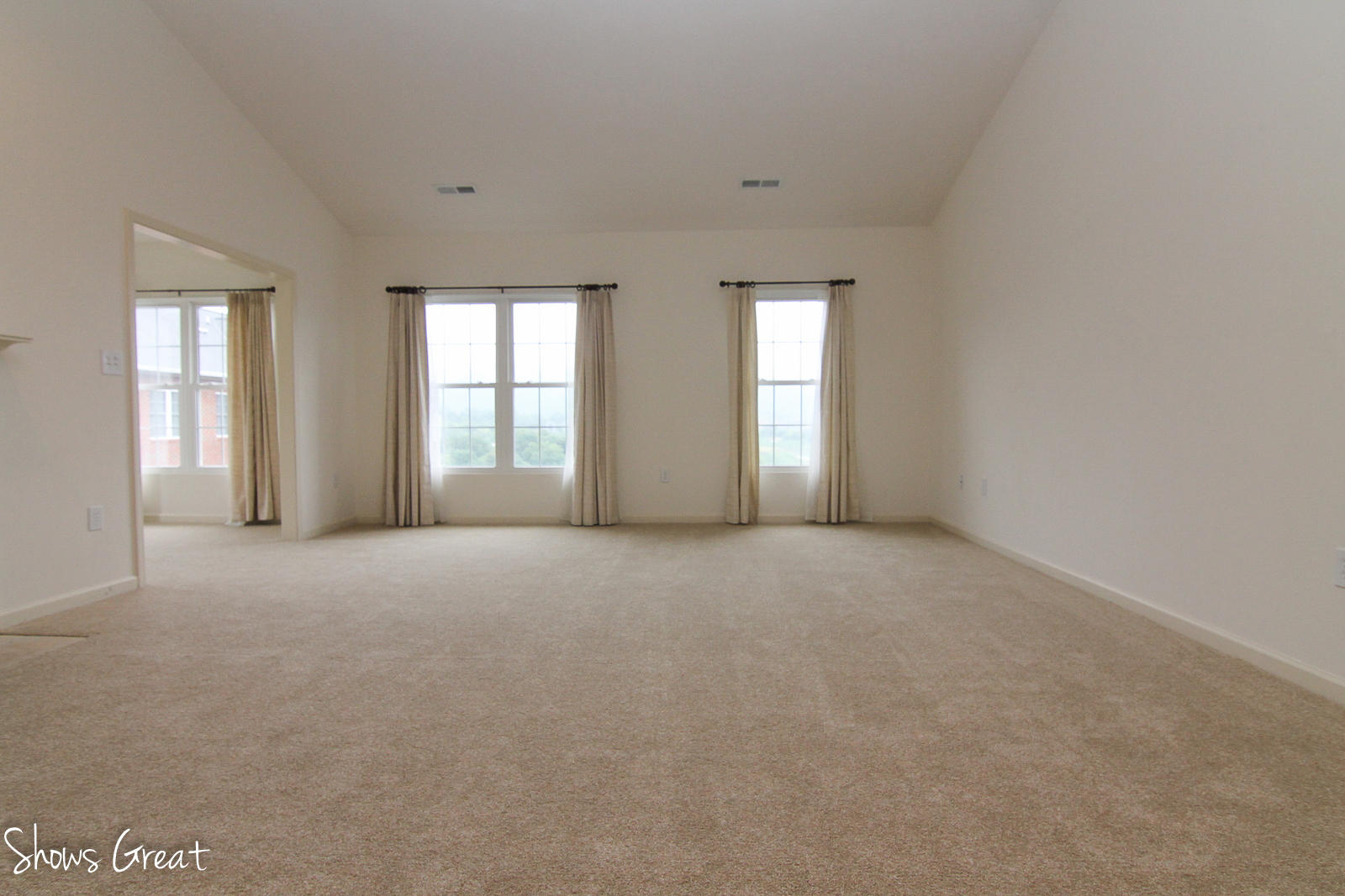 4438 Pheasant Ridge Road, Unit 402 Roanoke, VA 24014 - Photo 10 of 30 IMG_4460