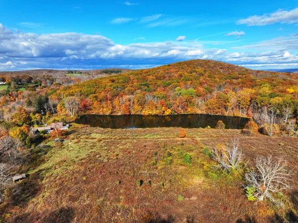 $995,000 | 308 Skiff Mountain Road, Kent, CT 06757