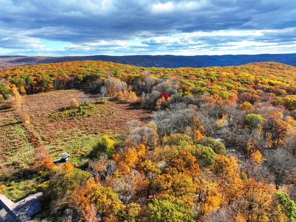 $995,000 | 308 Skiff Mountain Road, Kent, CT 06757