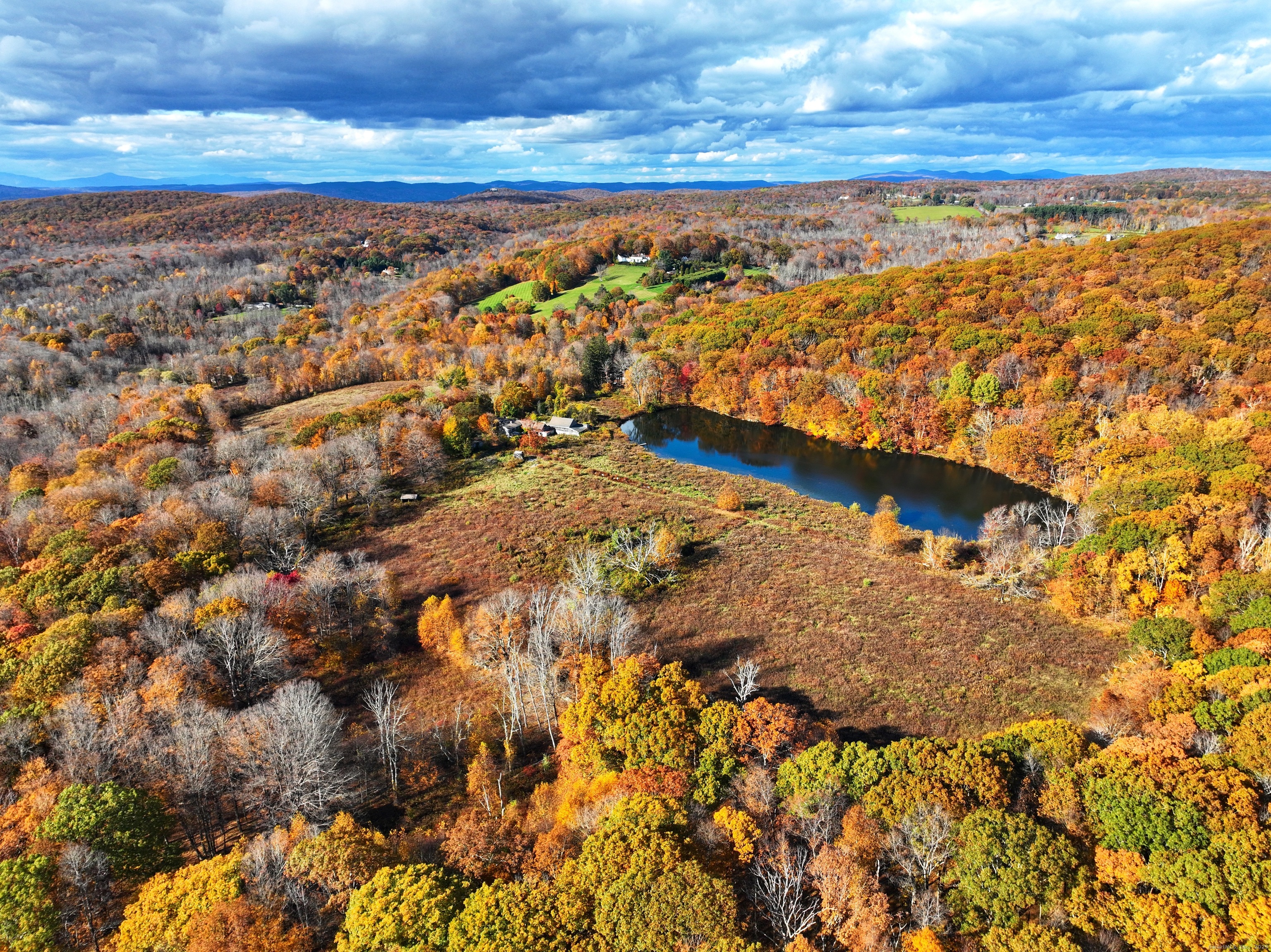 308 Skiff Mountain Road Kent, CT 06757 - Photo 10 of 18