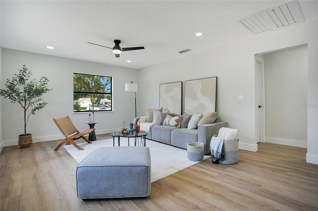 1914 Bonanza Court Winter Park, FL 32792 - Photo 5 of 33 a living room with furniture