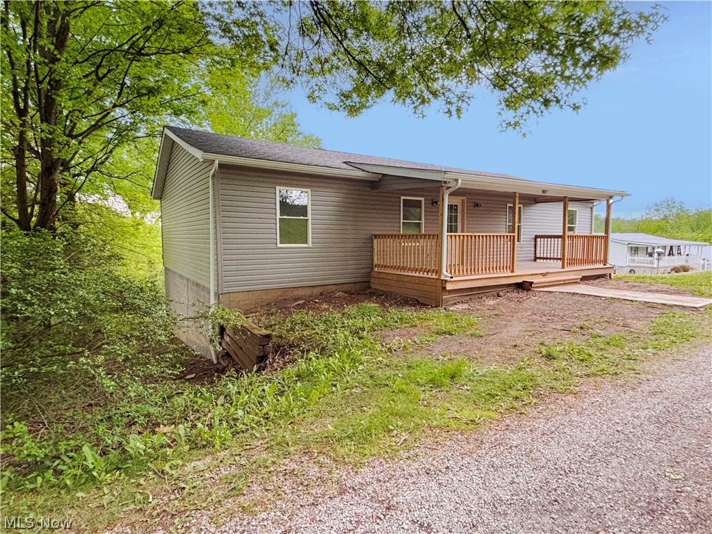 255 Sunview Lane Follansbee, WV 26037 - Photo 2 of 20