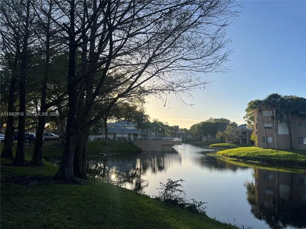 $2,300 | 9777 Westview Drive, Unit 1128, Coral Springs, FL 33076