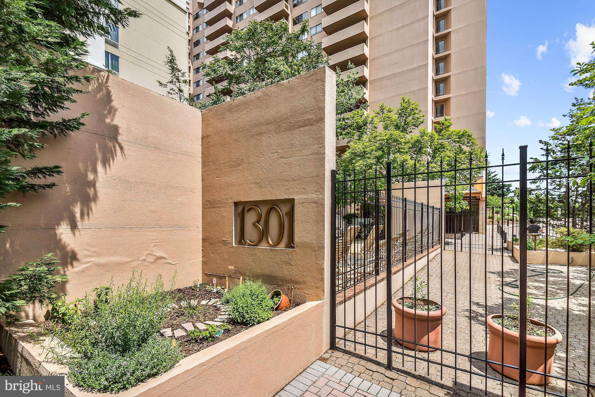 1301 North Courthouse Road, Unit 807 Arlington, VA 22201 - Photo 25 of 33