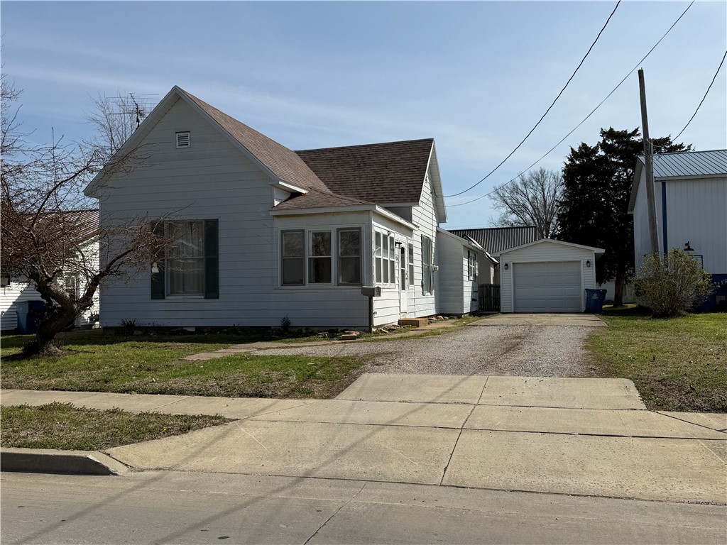 309 North Range Street Oblong, IL 62449 - Photo 2 of 17