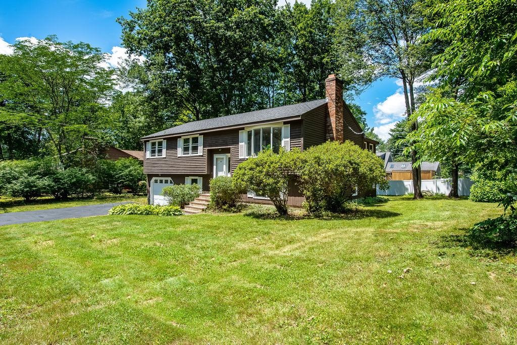 39 Howe Street Rochester, NH 03867 - Photo 3 of 38