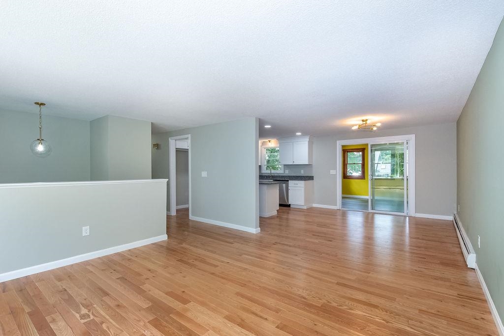39 Howe Street Rochester, NH 03867 - Photo 6 of 38