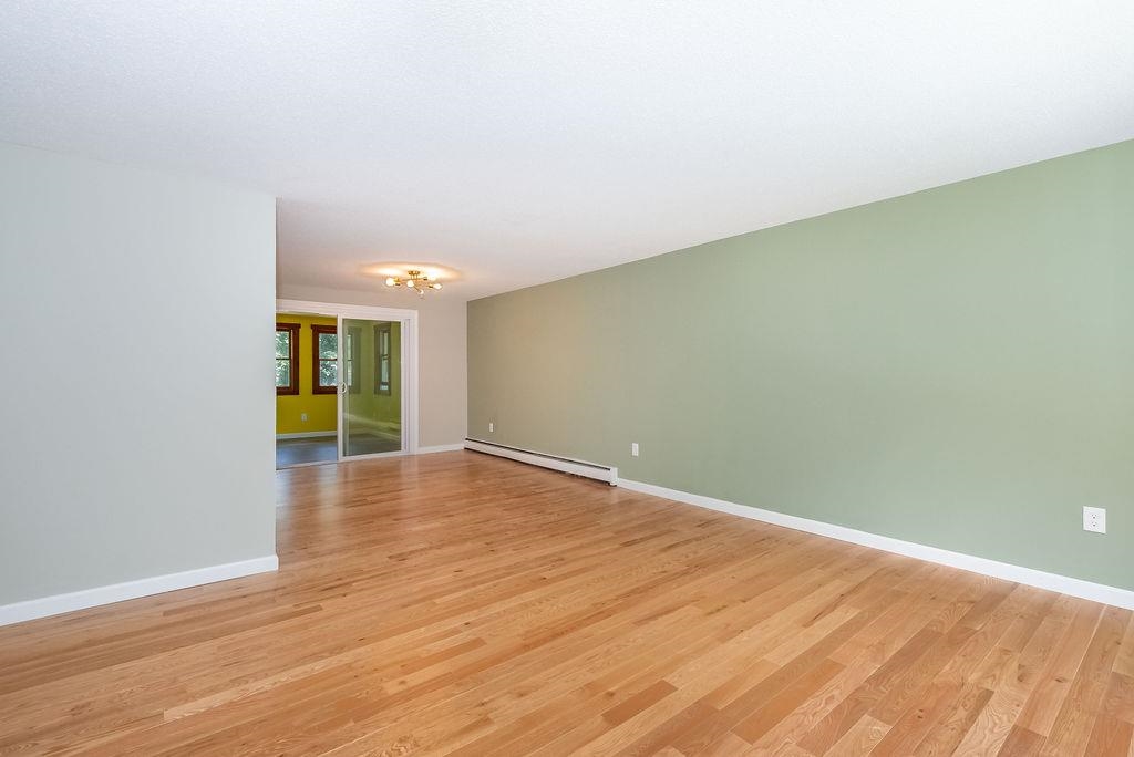 39 Howe Street Rochester, NH 03867 - Photo 7 of 38