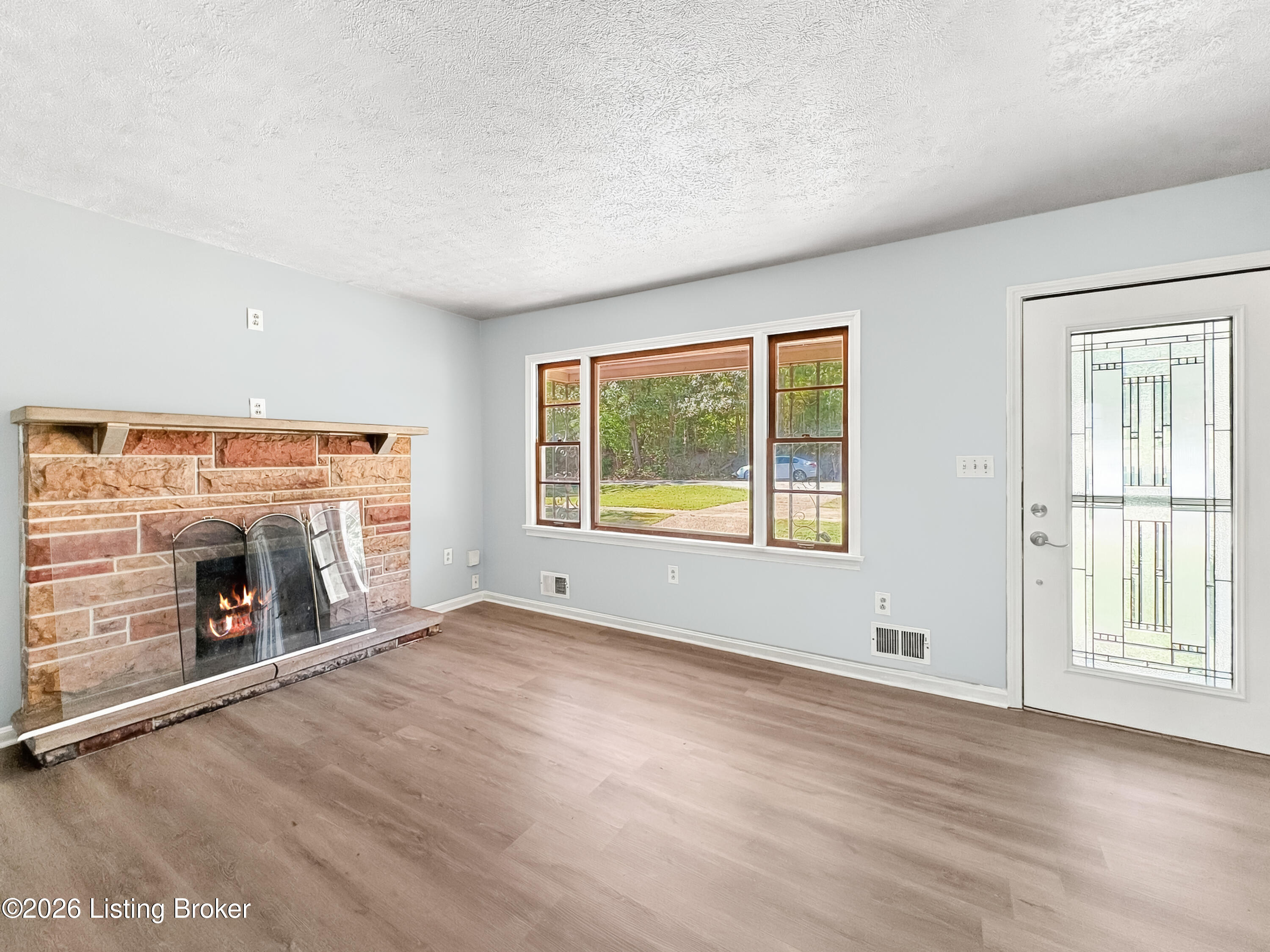 7539 Manslick Road Louisville, KY 40214 - Photo 7 of 59 015