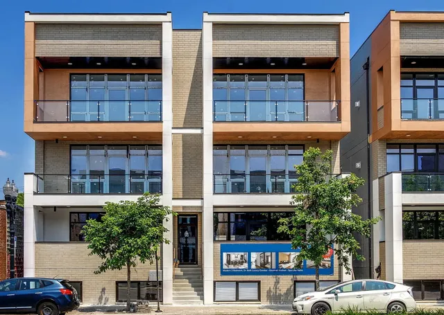 $599,999 | 2444 West Irving Park Road, Unit 2E, Chicago, IL 60618
