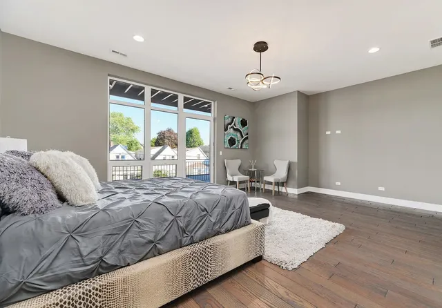 $599,999 | 2444 West Irving Park Road, Unit 2E, Chicago, IL 60618