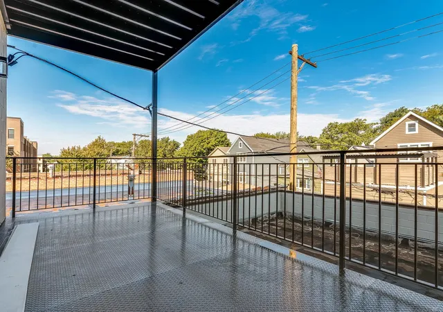 $599,999 | 2444 West Irving Park Road, Unit 2E, Chicago, IL 60618