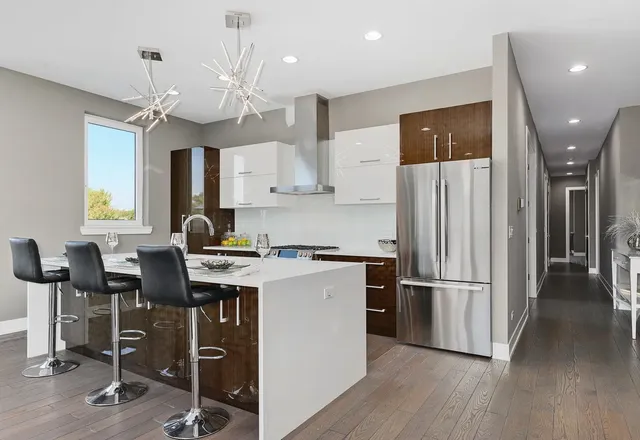 $599,999 | 2444 West Irving Park Road, Unit 2E, Chicago, IL 60618