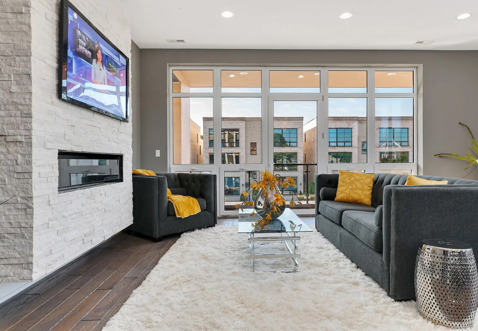 2444 West Irving Park Road, Unit 2E Chicago, IL 60618 - Photo 6 of 19