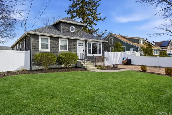 $599,999 | 205 Oak Street, Patchogue, NY 11772
