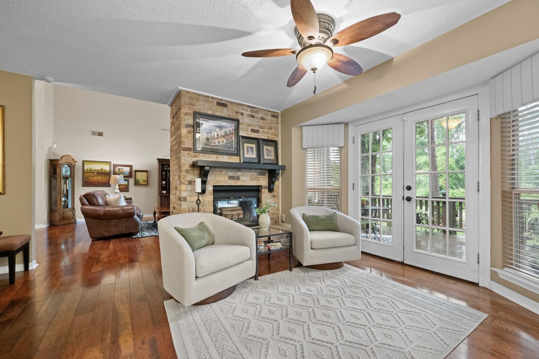 510 Ridgewood Drive Daphne, AL 36526 - Photo 17 of 51 Living Room