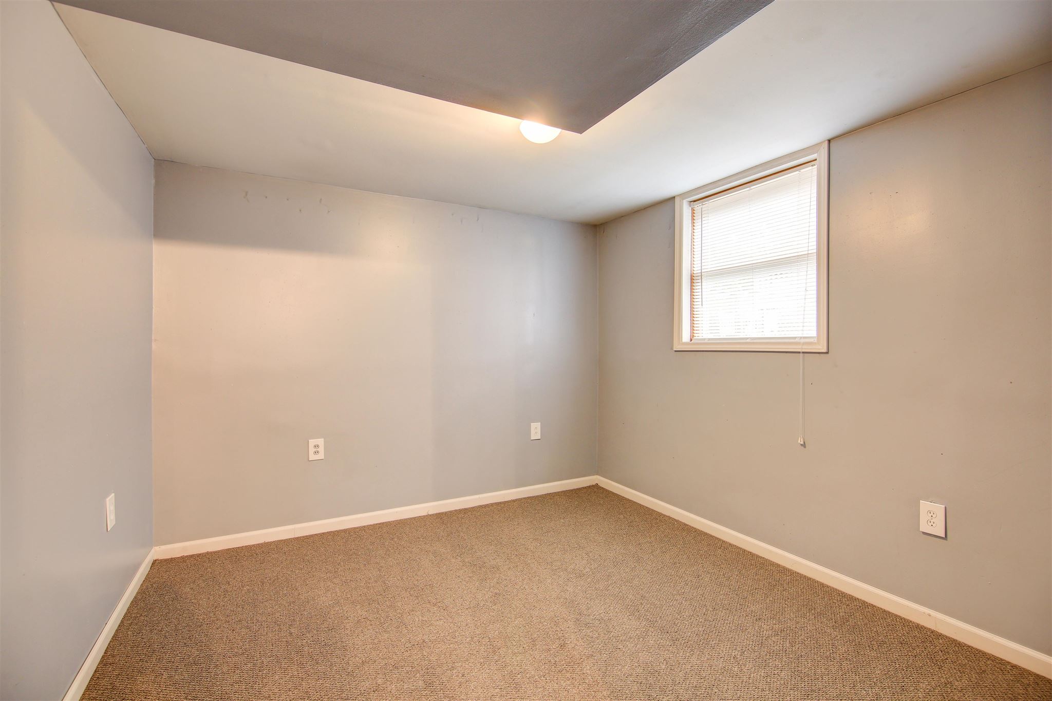1611 Middle Road Camanche, IA 52730 - Photo 16 of 19 Gallery Image 16