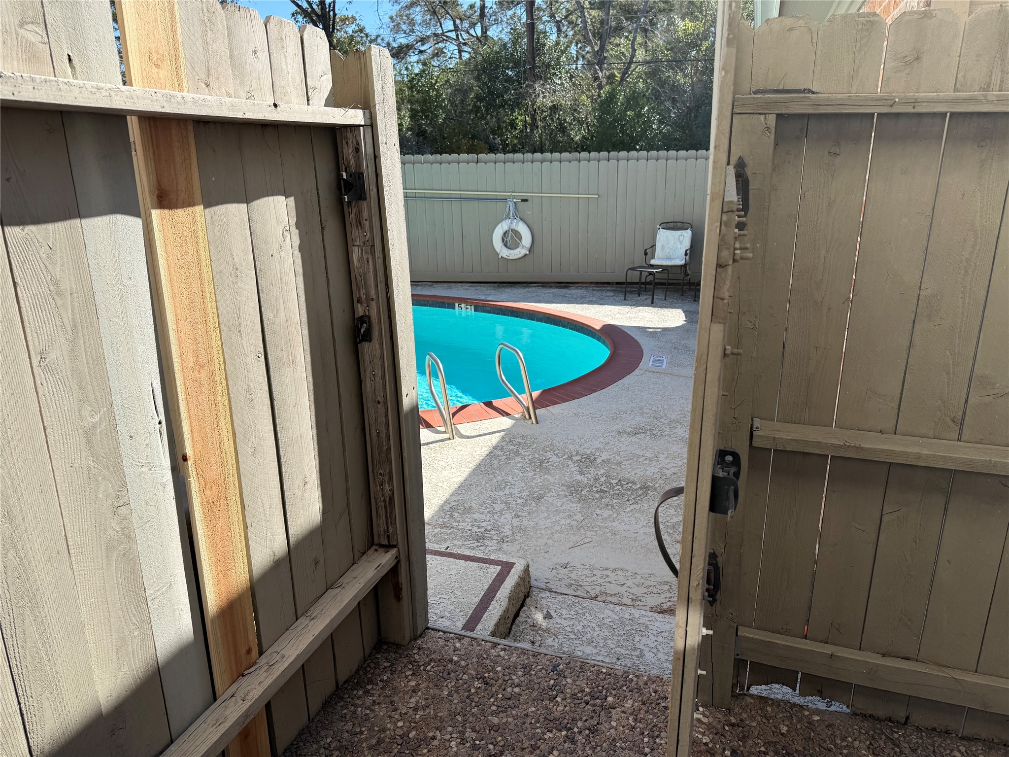 515 Tallowood Road, Unit 4 Houston, TX 77024 - Photo 22 of 25 Direct access to community pool from patio.