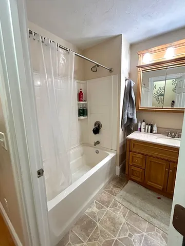 $3,200 | 7 Anderson Street, Unit 5, Boston, MA 02114