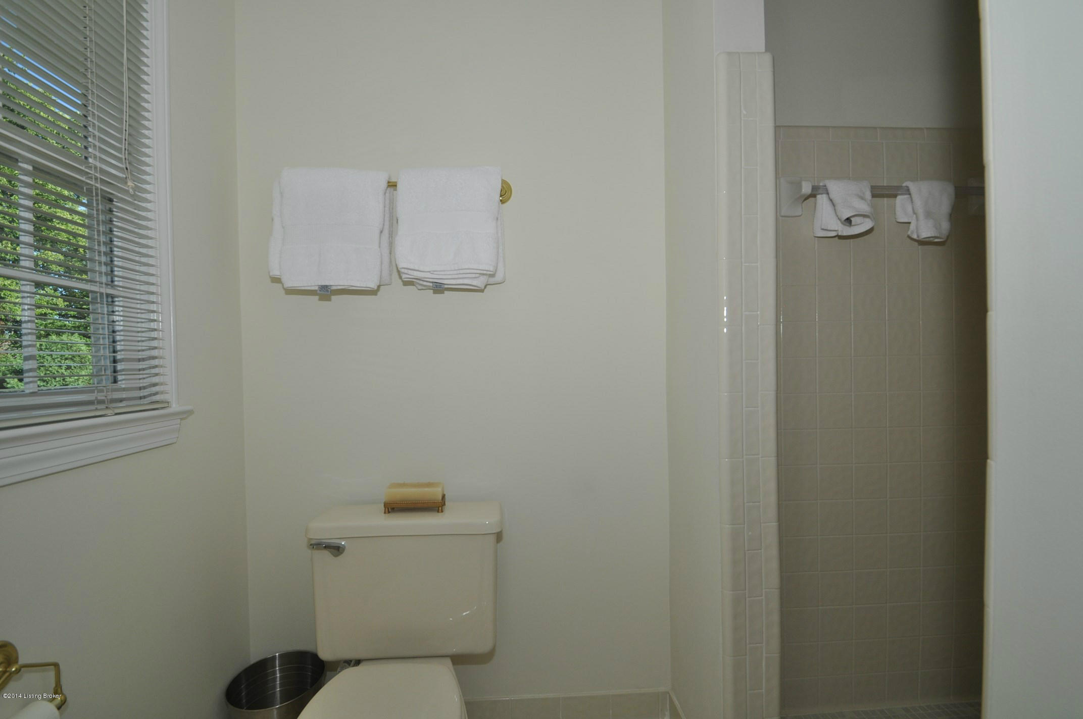 812 Foxgate Road Louisville, KY 40223 - Photo 17 of 24 Master Bath