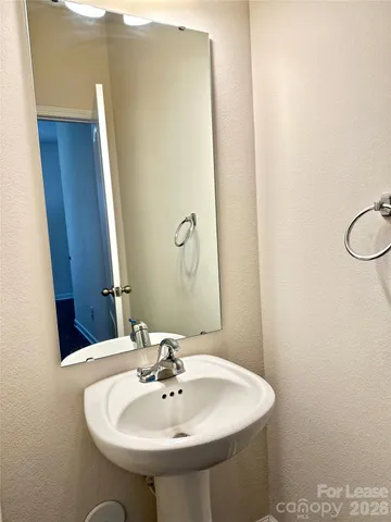 $2,100 | 7210 Cuddington Drive, Charlotte, NC 28215