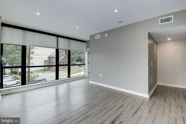 $2,300 | 1320 Fenwick Lane, Unit 202, Silver Spring, MD 20910