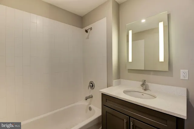 $2,300 | 1320 Fenwick Lane, Unit 202, Silver Spring, MD 20910