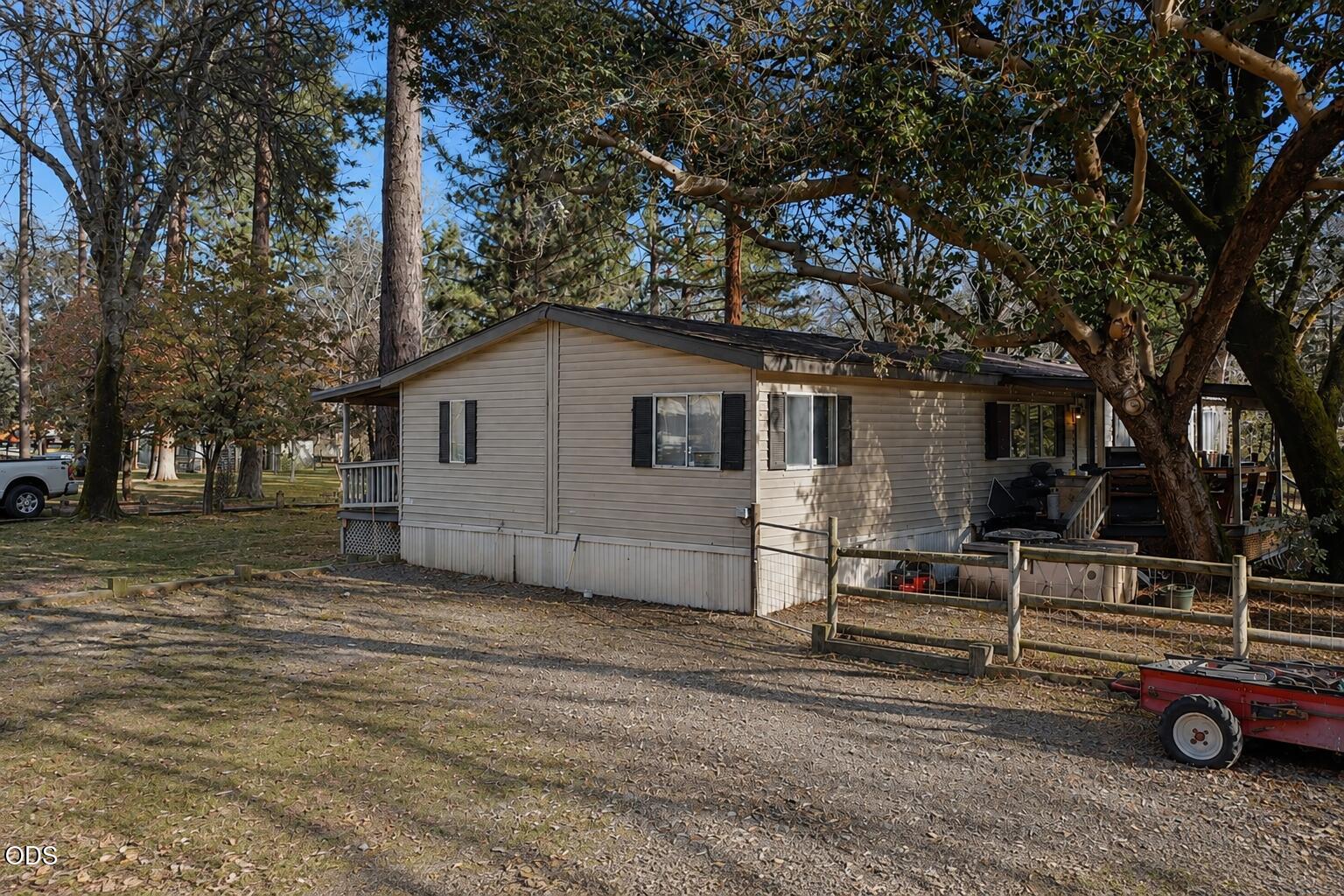 1401 Upper River Road Gold Hill, OR 97525 - Photo 5 of 12 Gallery Image 5