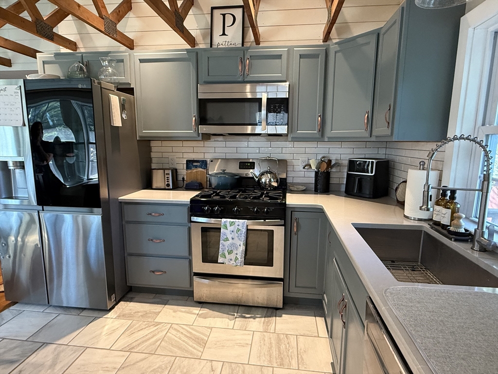 72 Handy Road Bourne, MA 02559 - Photo 11 of 29