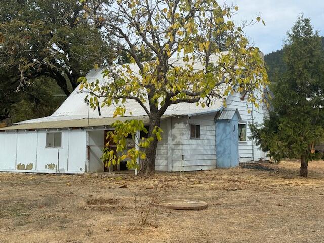 1580 Laurel Road Cave Junction, OR 97523 - Photo 2 of 26 IMG_0496
