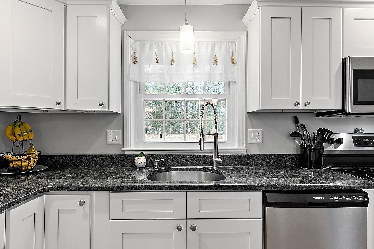 60 Bean Road Merrimack, NH 03054 - Photo 5 of 40