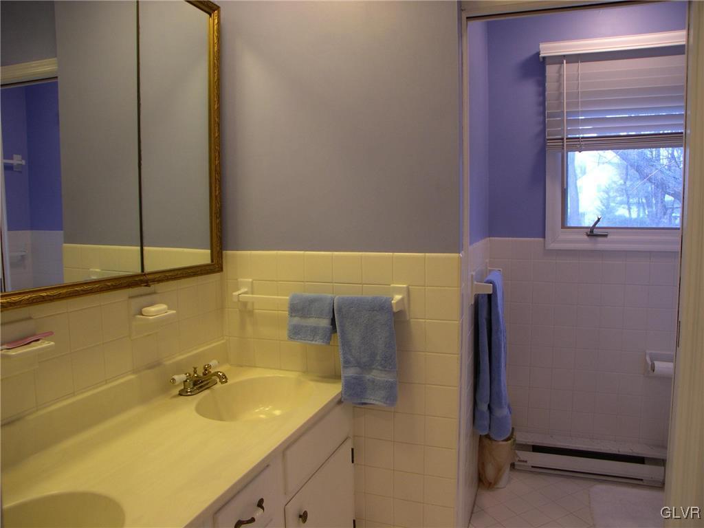 1422 Hampton Road Allentown, PA 18104 - Photo 15 of 47 Gallery Image 15