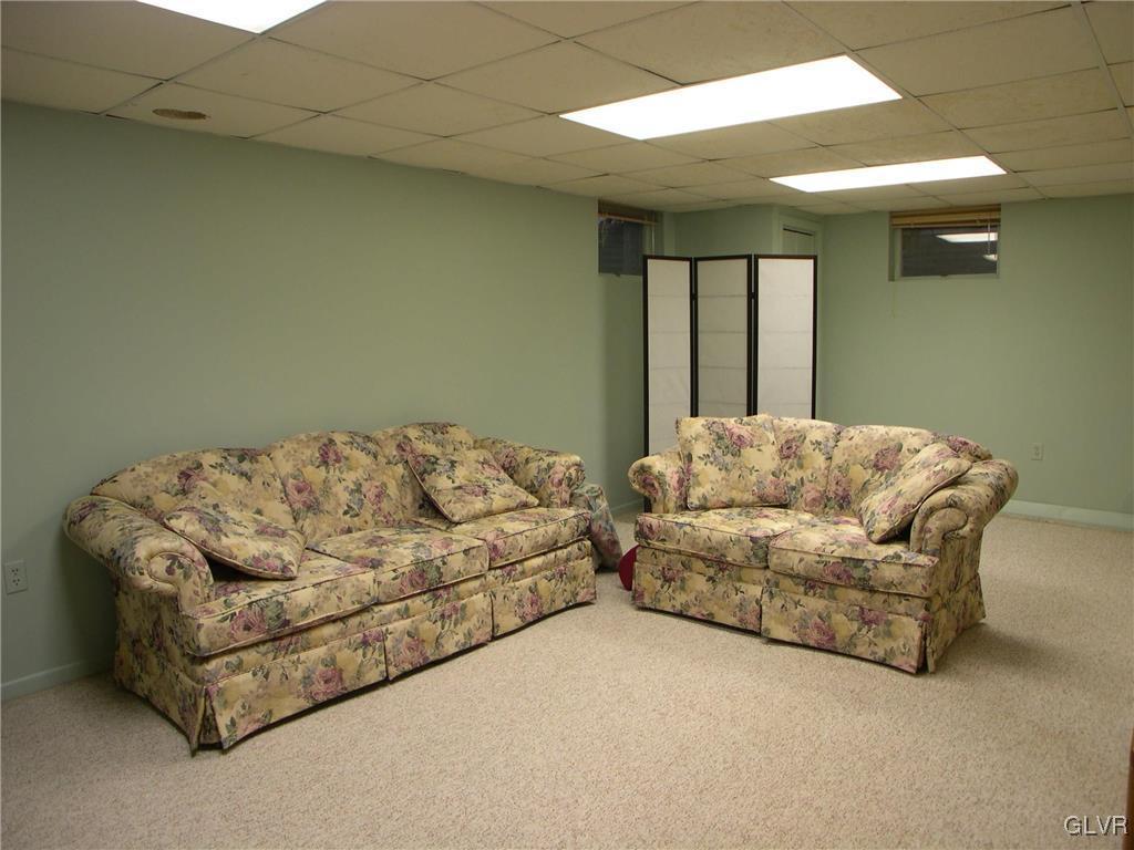 1422 Hampton Road Allentown, PA 18104 - Photo 29 of 47 Gallery Image 29