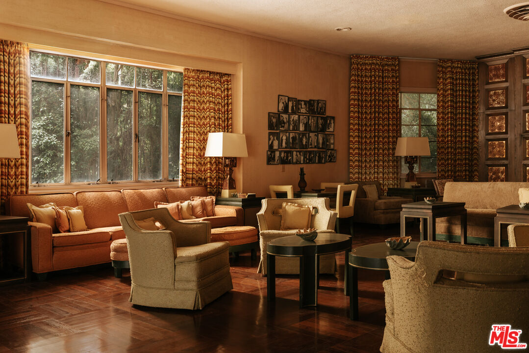 10934 Bellagio Road Los Angeles, CA 90077 - Photo 8 of 47