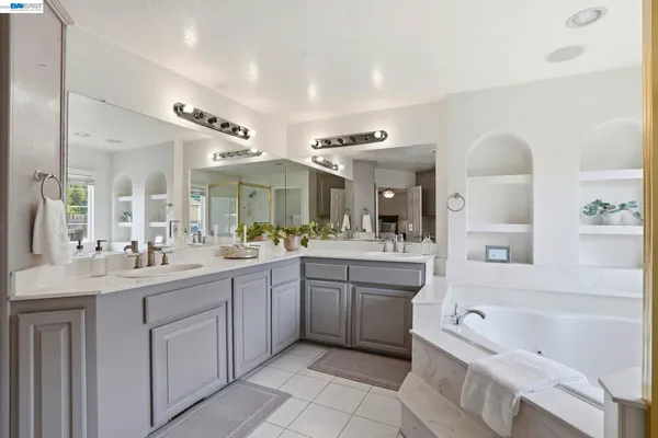 $1,425,000 | 11378 Mountain View Road, Tracy, CA 95376