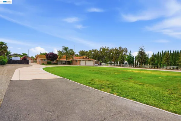 $1,425,000 | 11378 Mountain View Road, Tracy, CA 95376