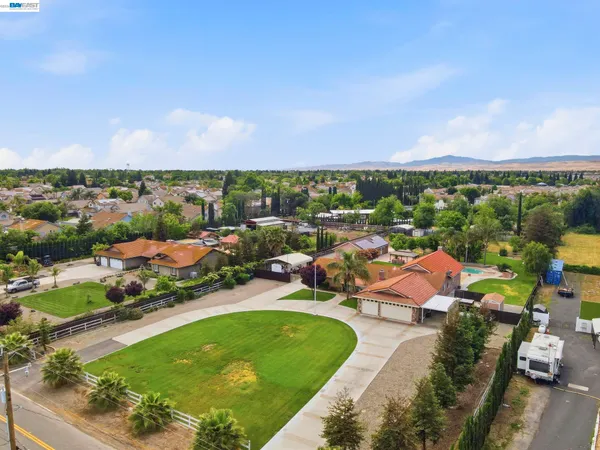 $1,425,000 | 11378 Mountain View Road, Tracy, CA 95376