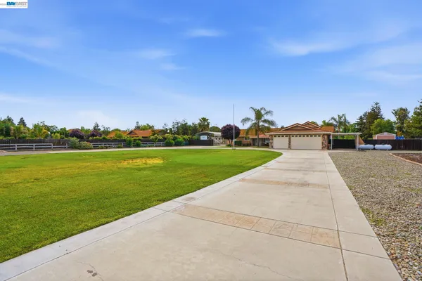 $1,425,000 | 11378 Mountain View Road, Tracy, CA 95376