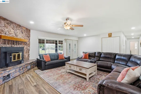 $1,425,000 | 11378 Mountain View Road, Tracy, CA 95376