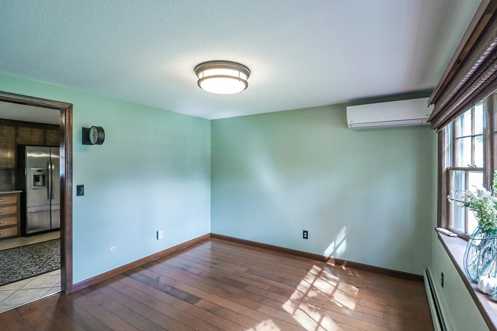 260 Dutchess Street Springfield, MA 01129 - Photo 9 of 35