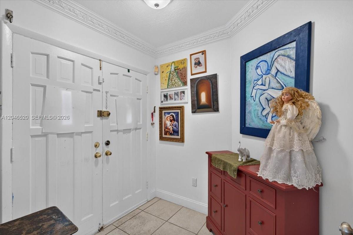 9841 Southwest 157th Terrace Miami, FL 33157 - Photo 6 of 54