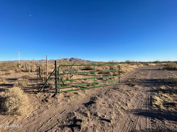 $165,000 | 3493 West Agua Blanca Road, Unit 3, Elfrida, AZ 85610