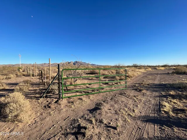 $165,000 | 3493 West Agua Blanca Road, Unit 3, Elfrida, AZ 85610