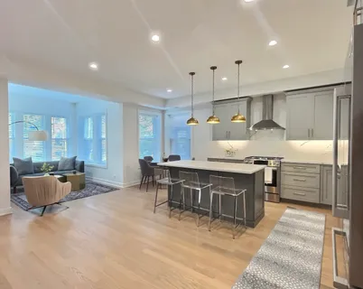 $469,900 | 847 West Ainslie Street, Unit GE, Chicago, IL 60640