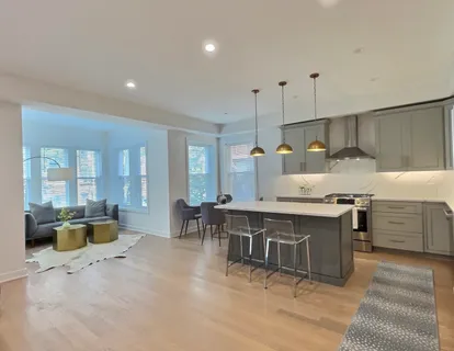 $469,900 | 847 West Ainslie Street, Unit GE, Chicago, IL 60640