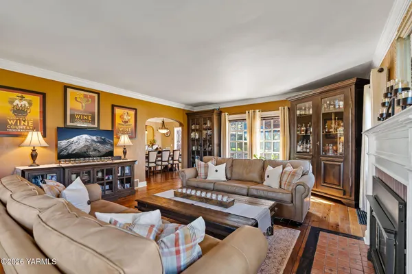 $639,900 | 2908 Summitview Avenue, Yakima, WA 98902