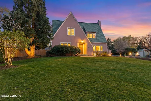 $639,900 | 2908 Summitview Avenue, Yakima, WA 98902