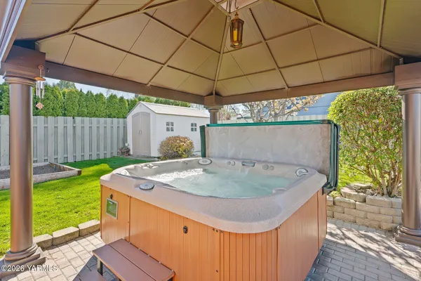 $639,900 | 2908 Summitview Avenue, Yakima, WA 98902